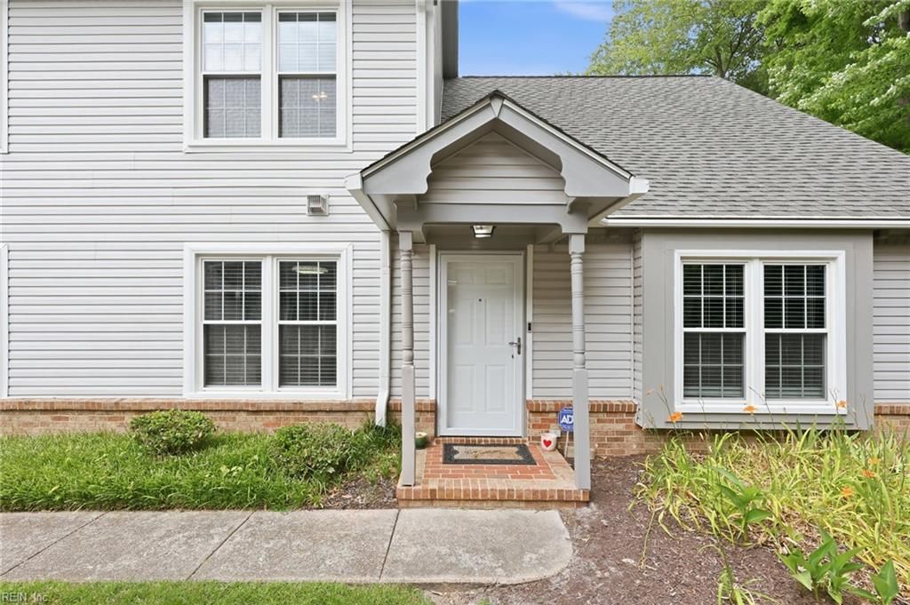 Photo of 1317 Eagles Trace Path PATH #E, Chesapeake, VA 23320 (MLS # 10638591)