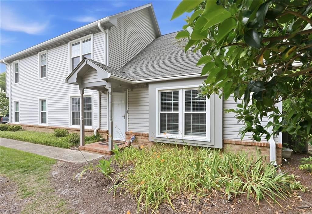 Photo of 1317 Eagles Trace Path PATH #E, Chesapeake, VA 23320 (MLS # 10638591)
