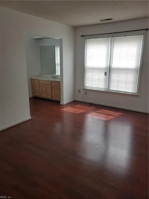 Virginia Beach, Virginia 23464, United States, 2 Bedrooms Bedrooms, ,2 BathroomsBathrooms,Residential,Active,26066