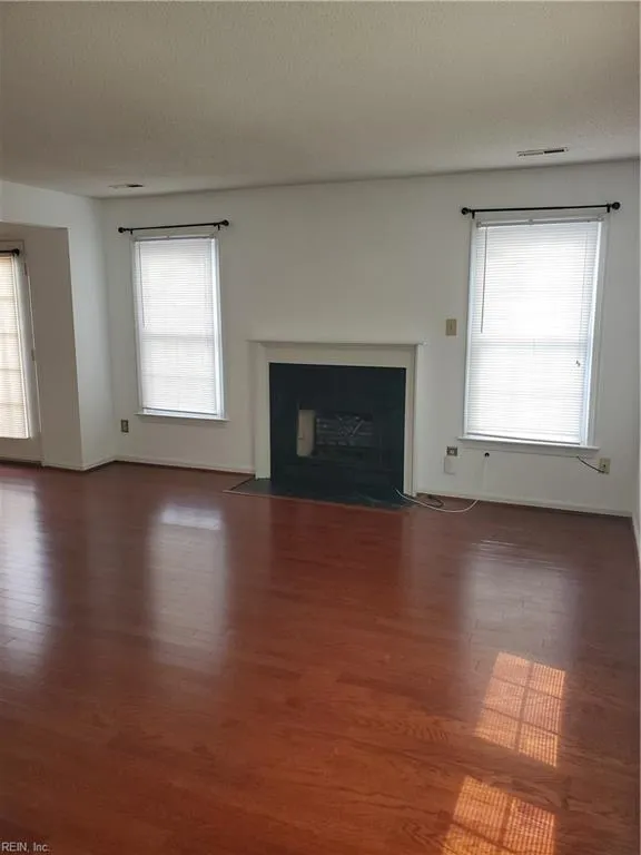 Virginia Beach, Virginia 23464, United States, 2 Bedrooms Bedrooms, ,2 BathroomsBathrooms,Residential,Active,26066