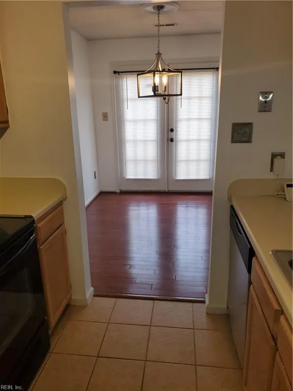 Virginia Beach, Virginia 23464, United States, 2 Bedrooms Bedrooms, ,2 BathroomsBathrooms,Residential,Active,26066