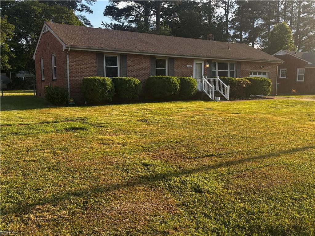 Photo of 5425 W Norfolk Road, Portsmouth, VA 23703 (MLS # 10632862)