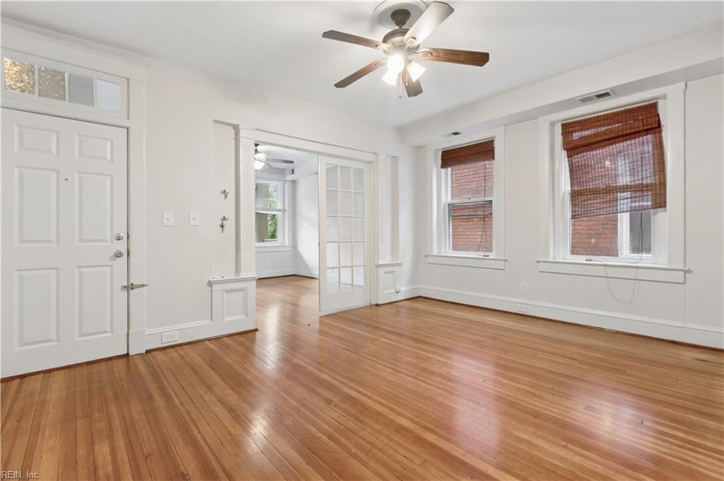 Photo of 1323 Colonial Avenue #3, Norfolk, VA 23517 (MLS # 10641133)