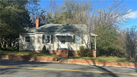 212 Jackson Street, Franklin, VA 23851 - #: 10560323