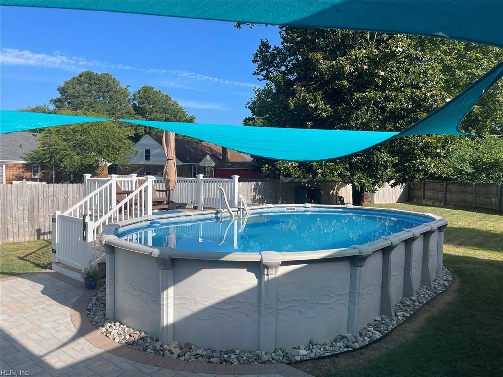 Photo of 912 Vikingfield Terrace, Chesapeake, VA 23322 (MLS # 10625043)