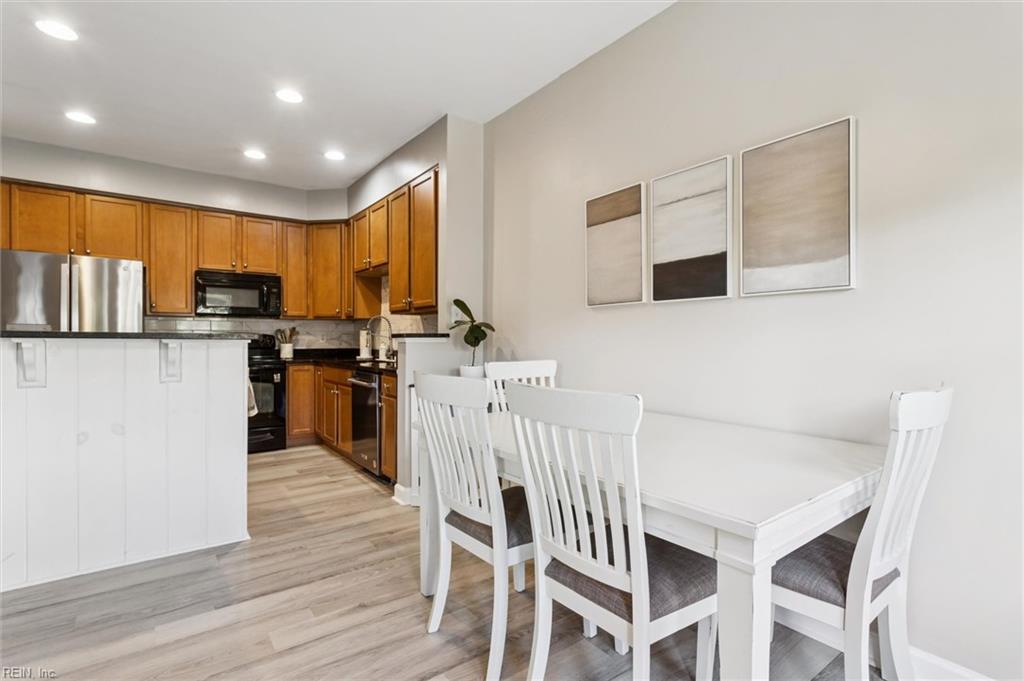 122 Kelly ST