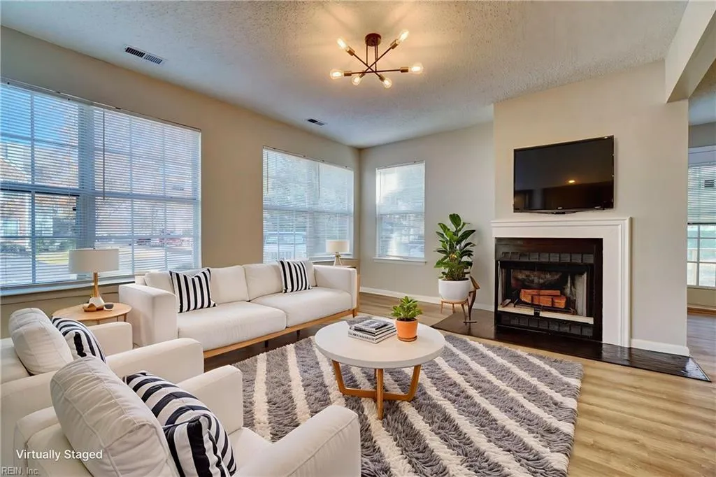 Virginia Beach, Virginia 23456, United States, 2 Bedrooms Bedrooms, ,2 BathroomsBathrooms,Residential,Active,243944