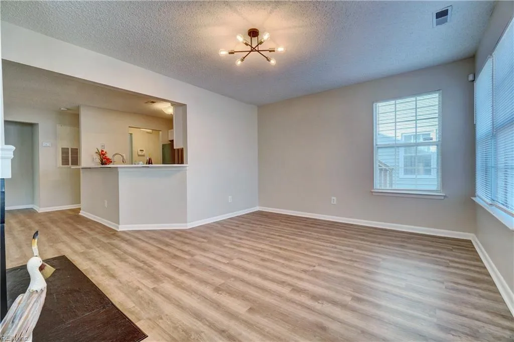 Virginia Beach, Virginia 23456, United States, 2 Bedrooms Bedrooms, ,2 BathroomsBathrooms,Residential,Active,243944