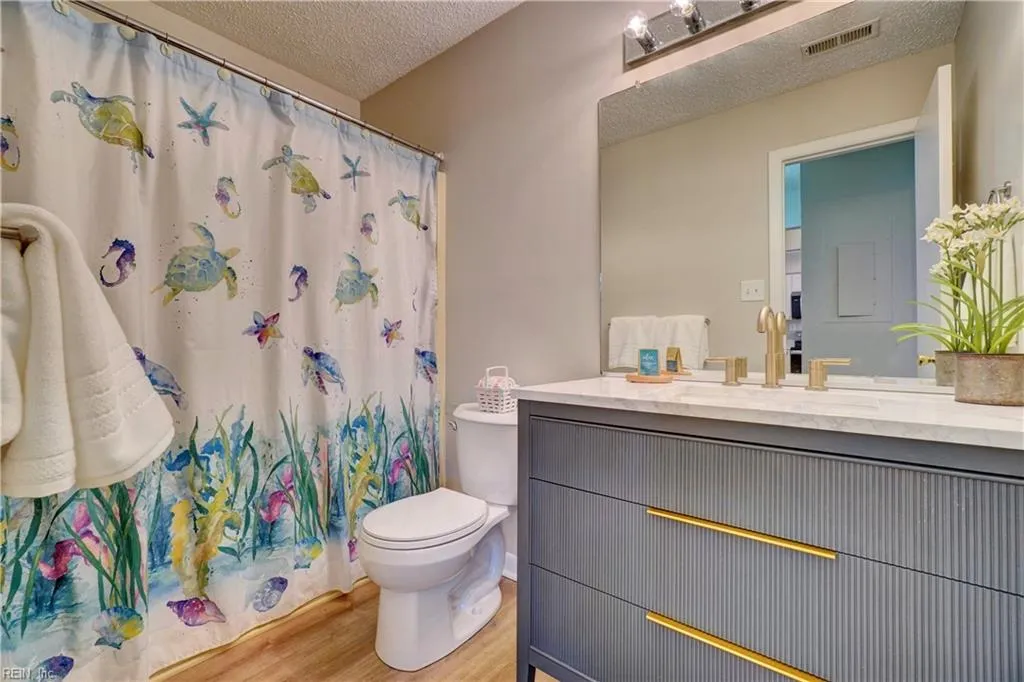 Virginia Beach, Virginia 23456, United States, 2 Bedrooms Bedrooms, ,2 BathroomsBathrooms,Residential,Active,243944