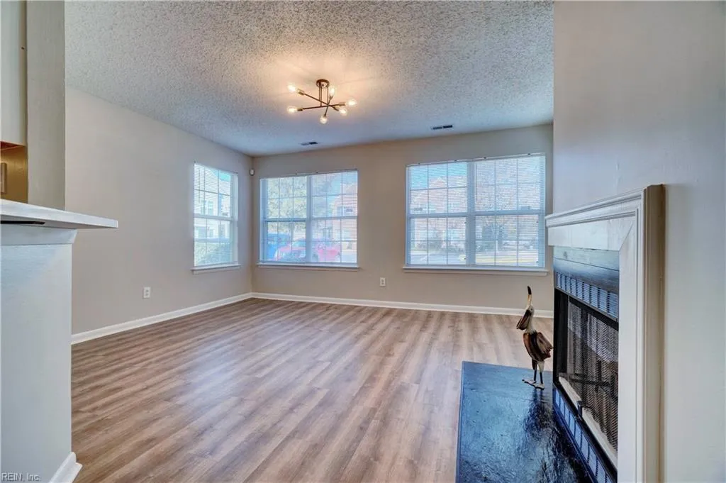 Virginia Beach, Virginia 23456, United States, 2 Bedrooms Bedrooms, ,2 BathroomsBathrooms,Residential,Active,243944