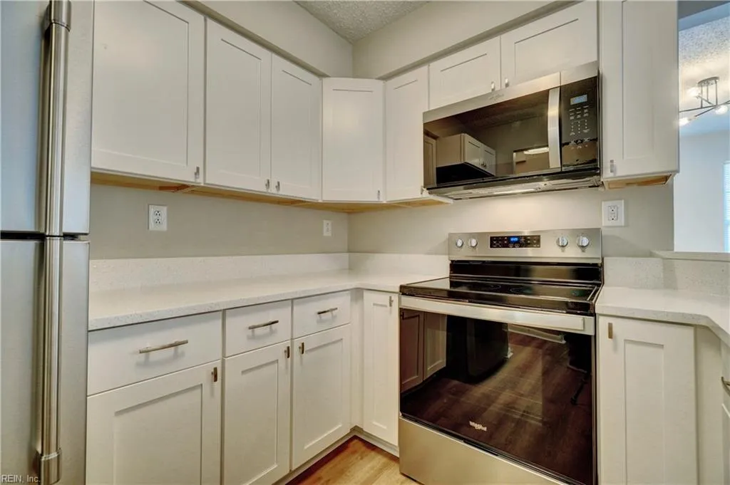 Virginia Beach, Virginia 23456, United States, 2 Bedrooms Bedrooms, ,2 BathroomsBathrooms,Residential,Active,243944