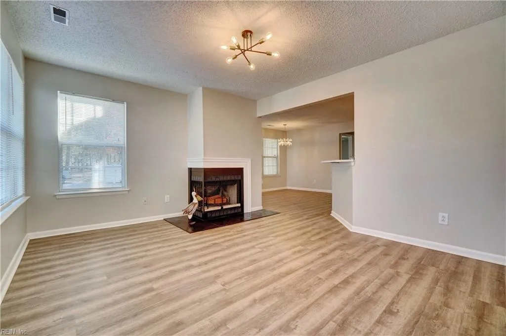 Virginia Beach, Virginia 23456, United States, 2 Bedrooms Bedrooms, ,2 BathroomsBathrooms,Residential,Active,243944