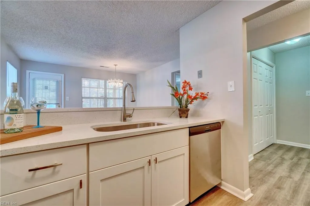 Virginia Beach, Virginia 23456, United States, 2 Bedrooms Bedrooms, ,2 BathroomsBathrooms,Residential,Active,243944