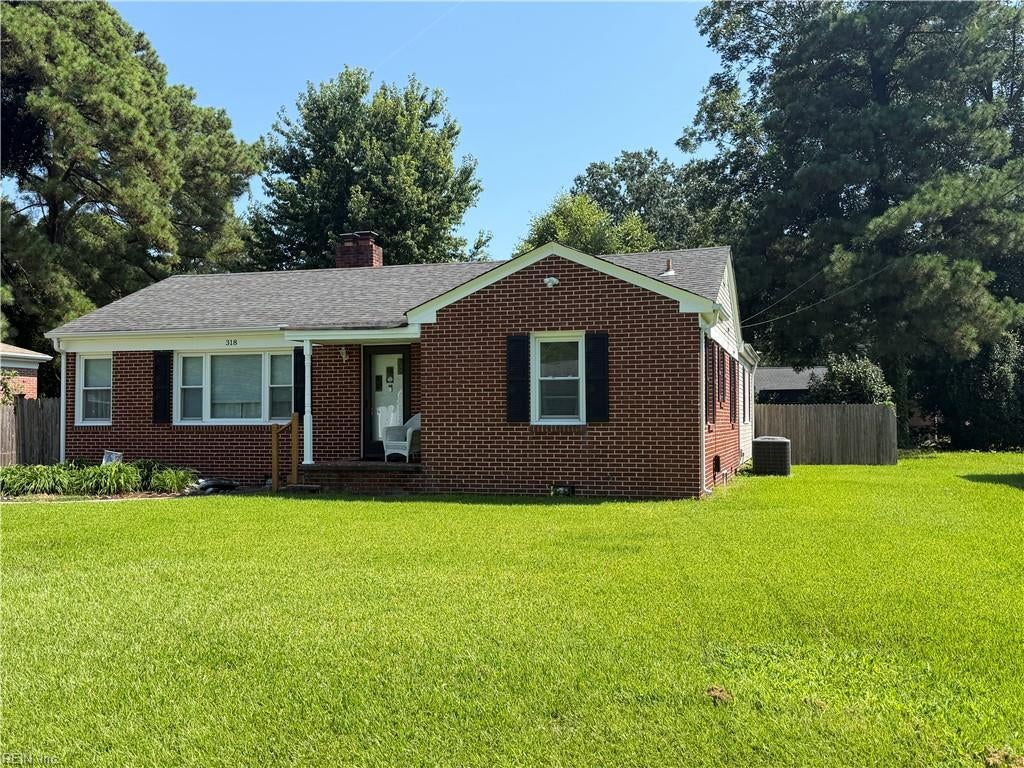 Photo of 318 Tareyton Lane, Portsmouth, VA 23701 (MLS # 10651720)