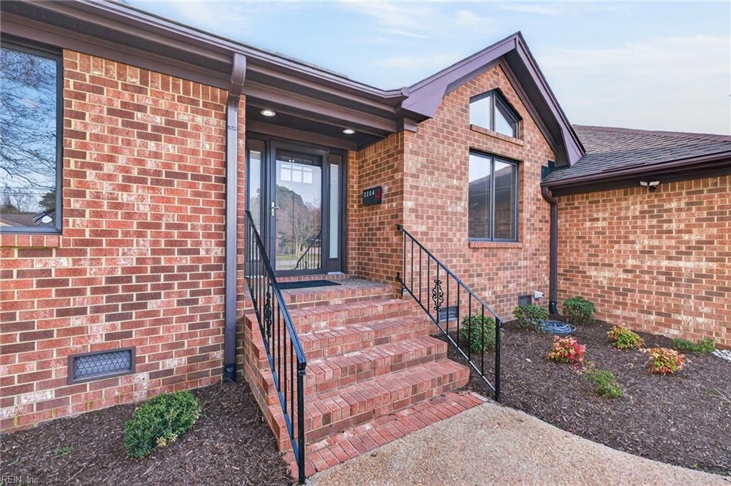 Photo of 2204 Indian Hill Road, Virginia Beach, VA 23455 (MLS # 10624997)