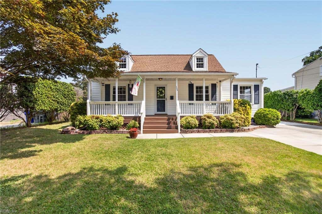 Photo of 406 E Westmont Avenue, Norfolk, VA 23503 (MLS # 10639912)