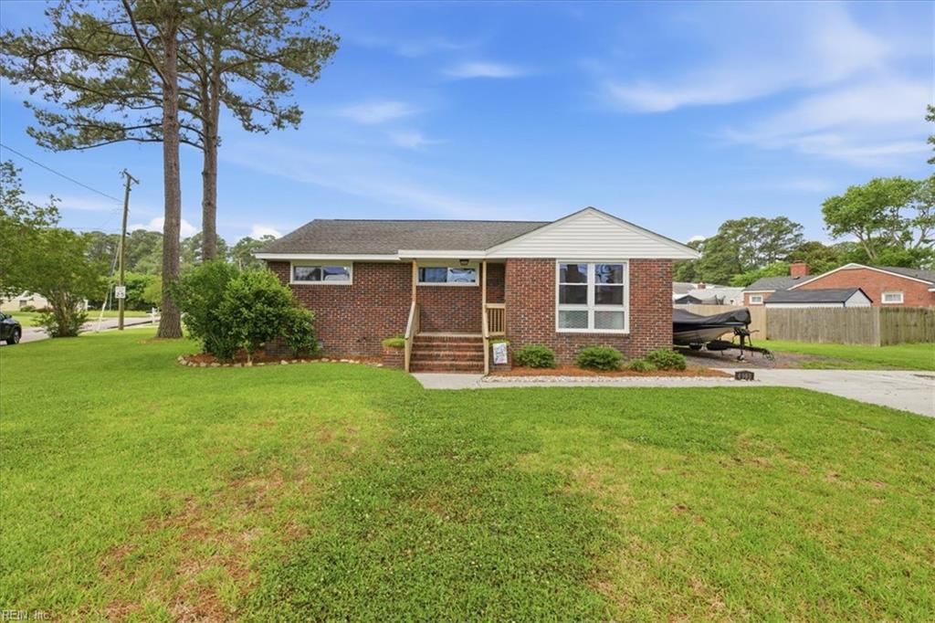 Photo of 4901 Hatton Point Road, Portsmouth, VA 23703 (MLS # 10636924)