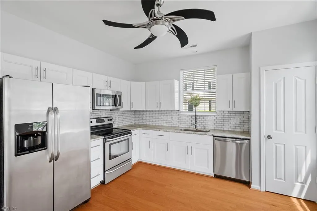 Virginia Beach, Virginia 23456, United States, 3 Bedrooms Bedrooms, ,3 BathroomsBathrooms,Residential,Active,121543