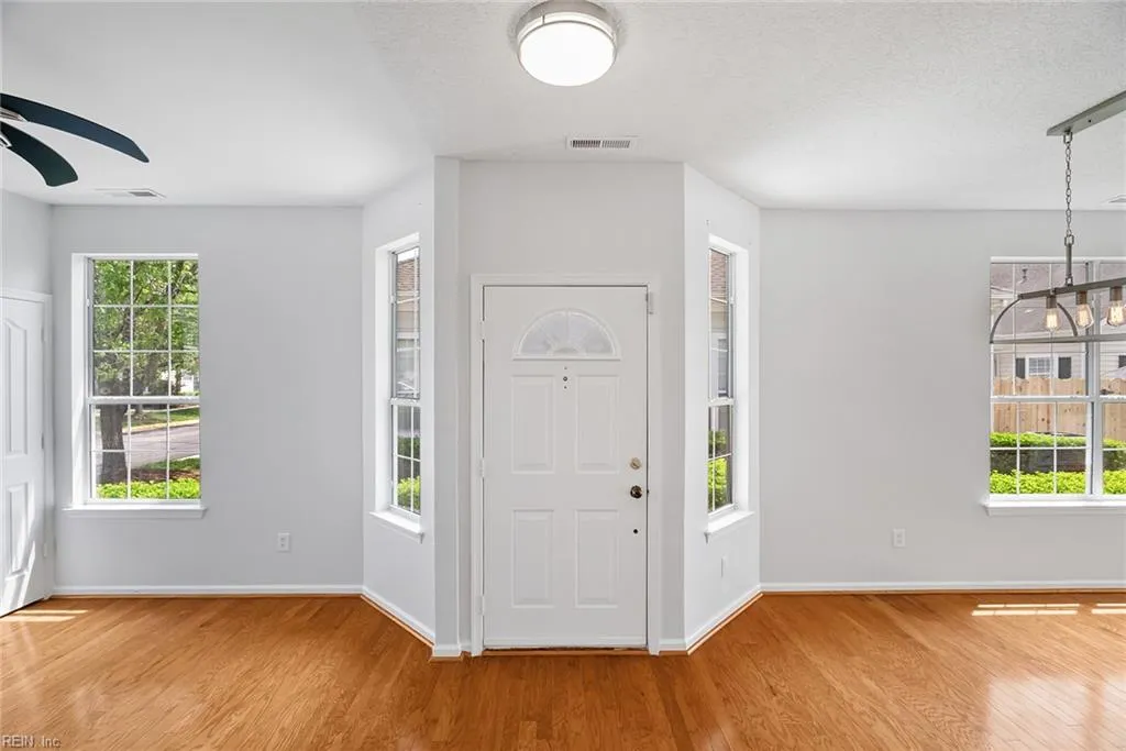 Virginia Beach, Virginia 23456, United States, 3 Bedrooms Bedrooms, ,3 BathroomsBathrooms,Residential,Active,121543