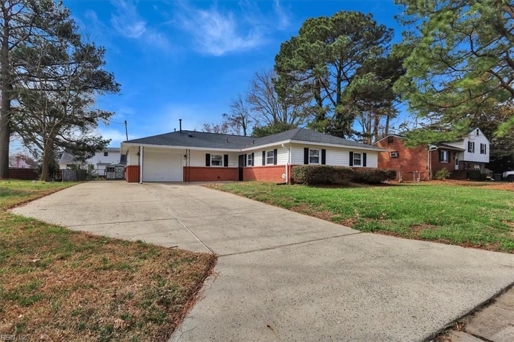 Photo of 135 Raymond Drive, Hampton, VA 23666 (MLS # 10624613)