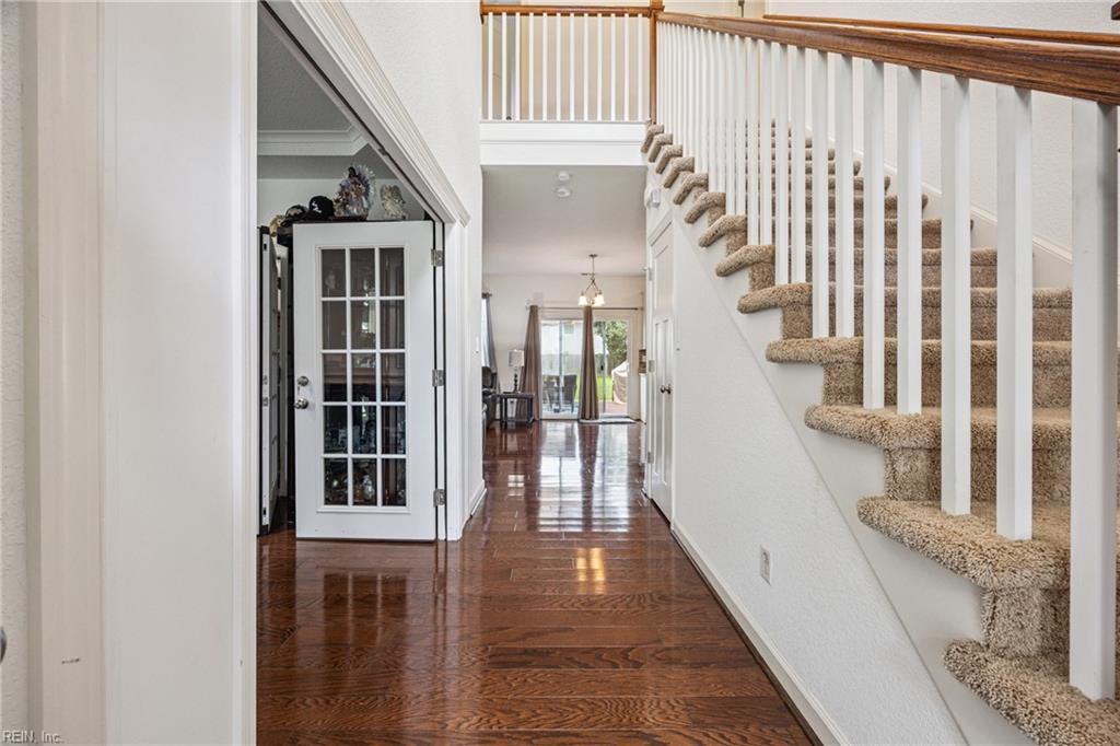 207 Mayberry CT