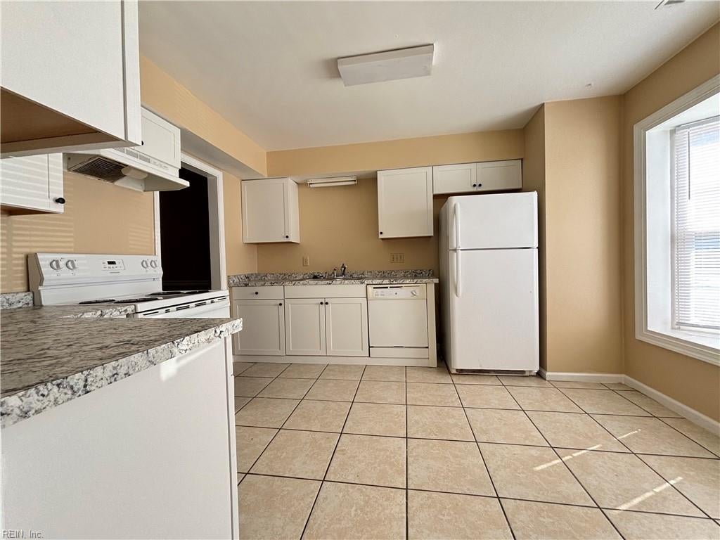 Photo of 4237 Morgate Lane, Portsmouth, VA 23703 (MLS # 10652064)