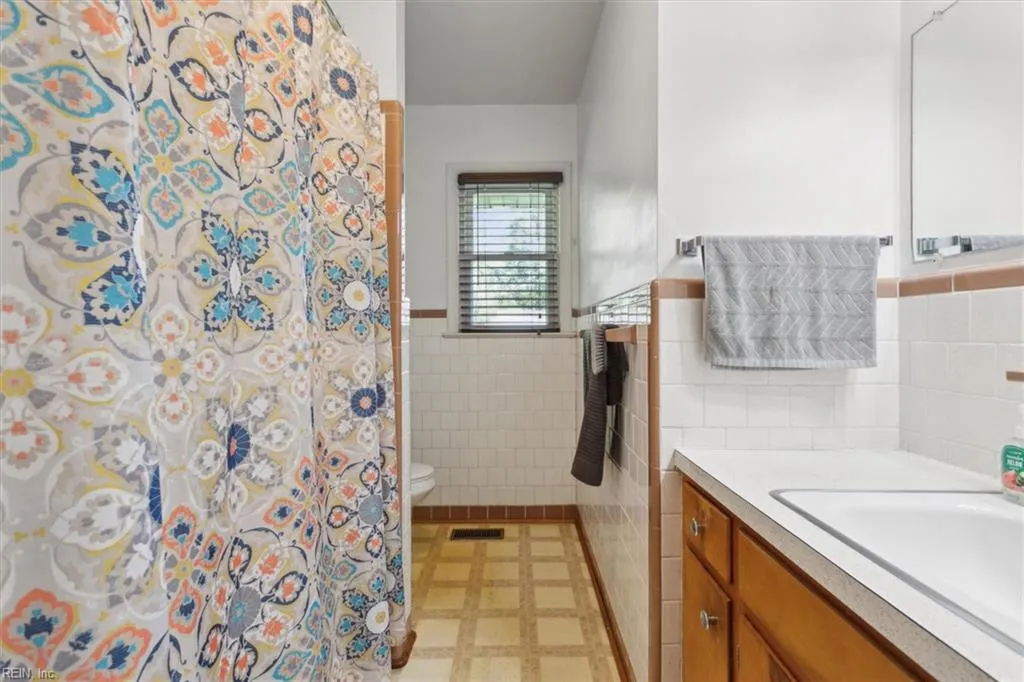 Newport News, Virginia 23602, United States, 3 Bedrooms Bedrooms, ,1 BathroomBathrooms,Residential,Active,107525