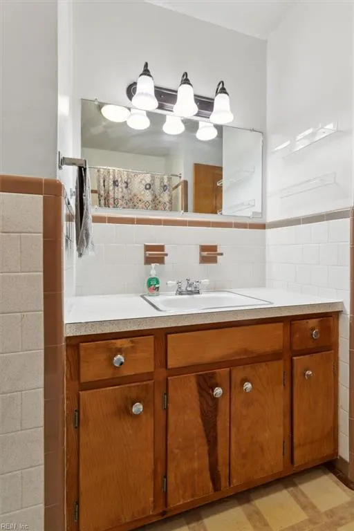 Newport News, Virginia 23602, United States, 3 Bedrooms Bedrooms, ,1 BathroomBathrooms,Residential,Active,107525