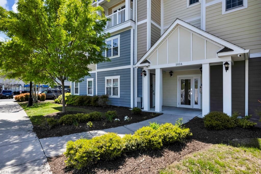 Photo of 1016 Thoroughgood Way #307, Chesapeake, VA 23324 (MLS # 10629493)