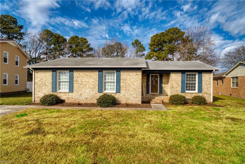Photo of 1447 Lake Forest Drive, Portsmouth, VA 23701 (MLS # 10640752)