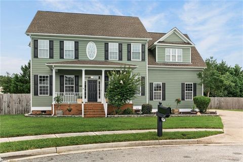 Photo of 901 Hathaway Court, Chesapeake, VA 23322 (MLS # 10645833)
