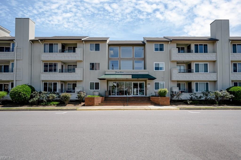Photo of 304 28th Street #110, Virginia Beach, VA 23451 (MLS # 10641367)