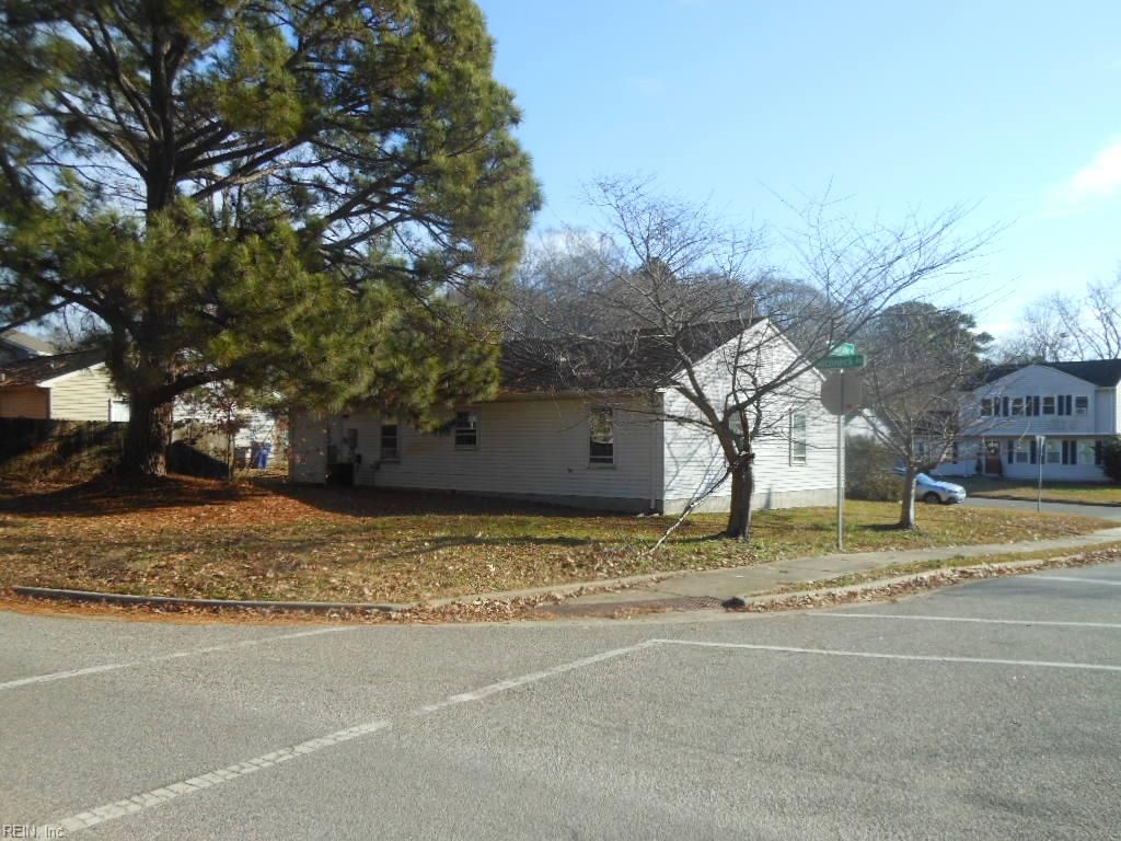 Photo of 429 Aspen Drive, Newport News, VA 23608 (MLS # 10613347)