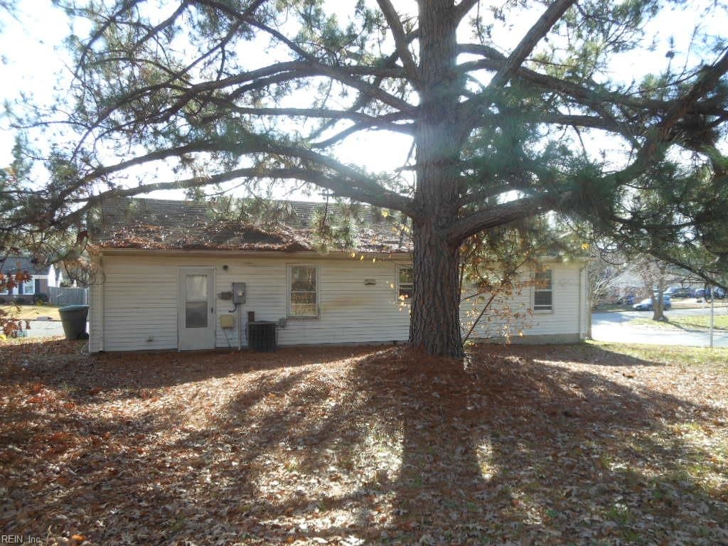 Photo of 429 Aspen Drive, Newport News, VA 23608 (MLS # 10613347)