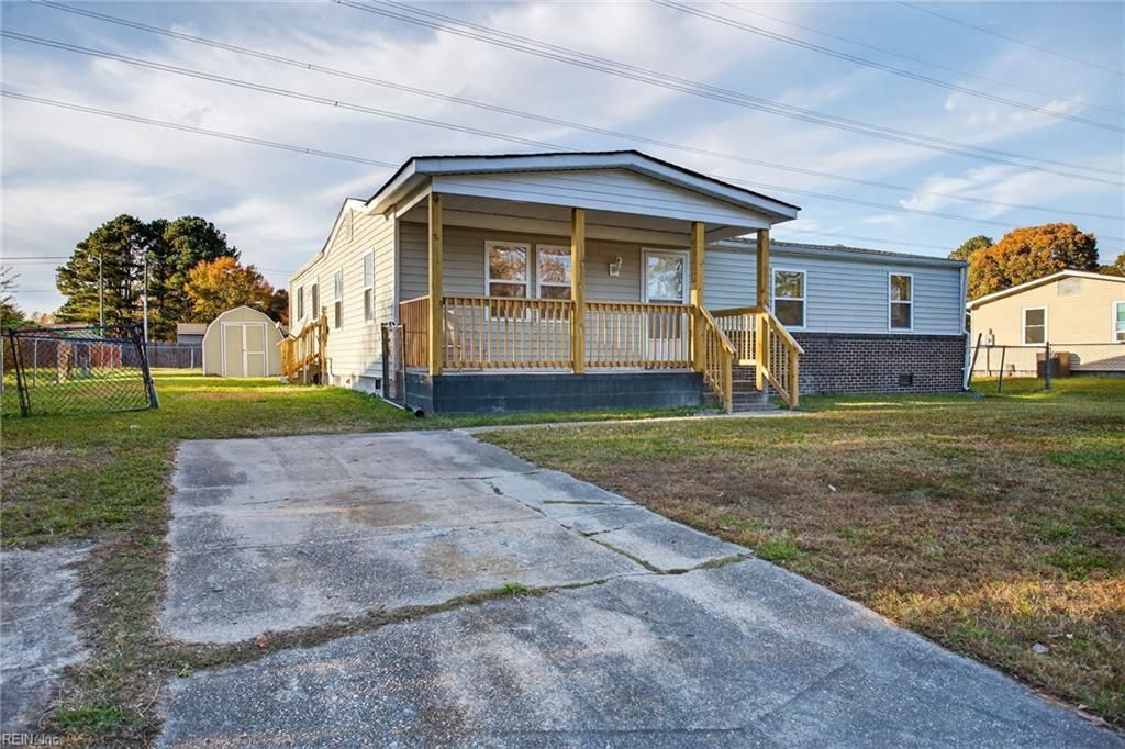 Photo of 1302 Sierra Drive, Suffolk, VA 23434 (MLS # 10615961)