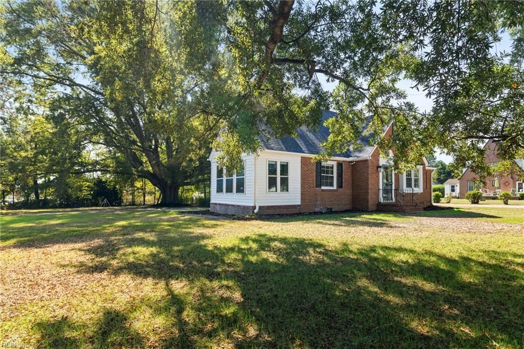 Photo of 1105 West End Drive, Emporia, VA 23847 (MLS # 10619685)