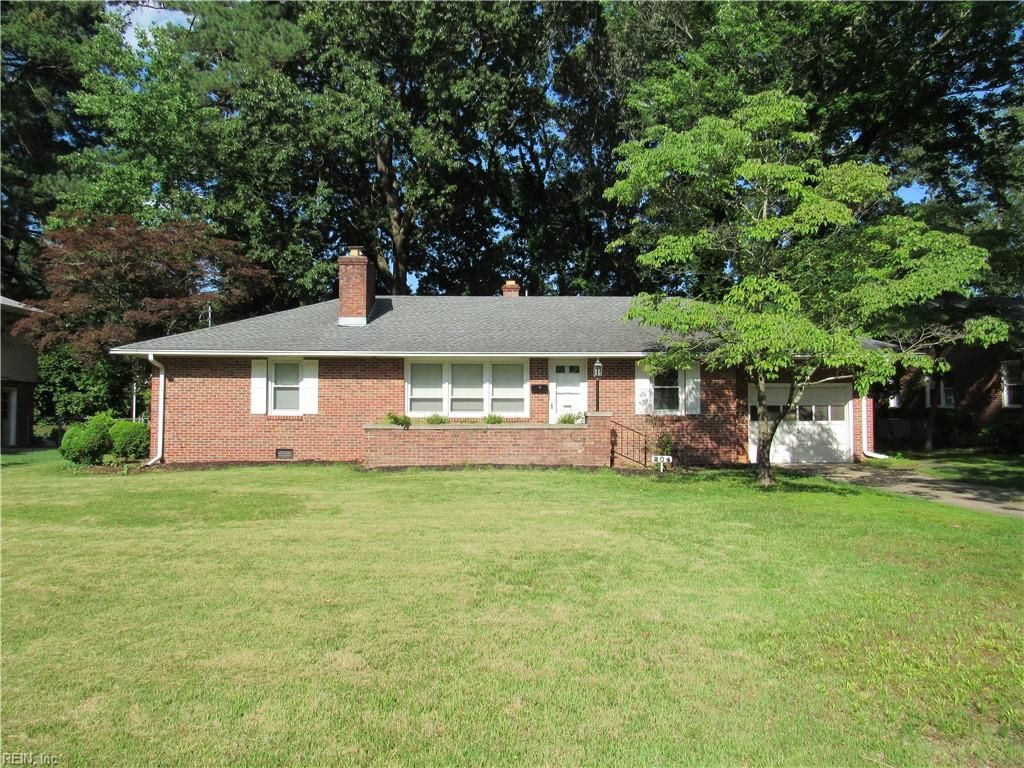 Photo of 204 Woodroof Road, Newport News, VA 23606 (MLS # 10605986)