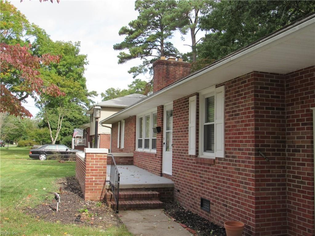 Photo of 204 Woodroof Road, Newport News, VA 23606 (MLS # 10605986)
