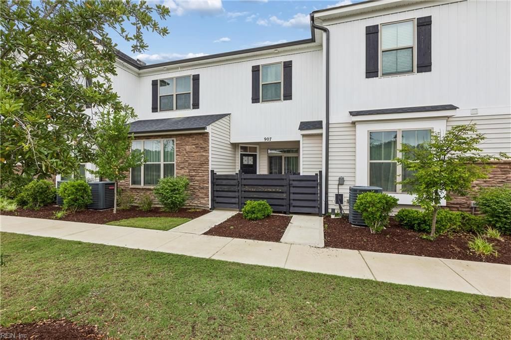 Photo of 907 Kathy Ann Way W, Carrollton, VA 23314 (MLS # 10637183)
