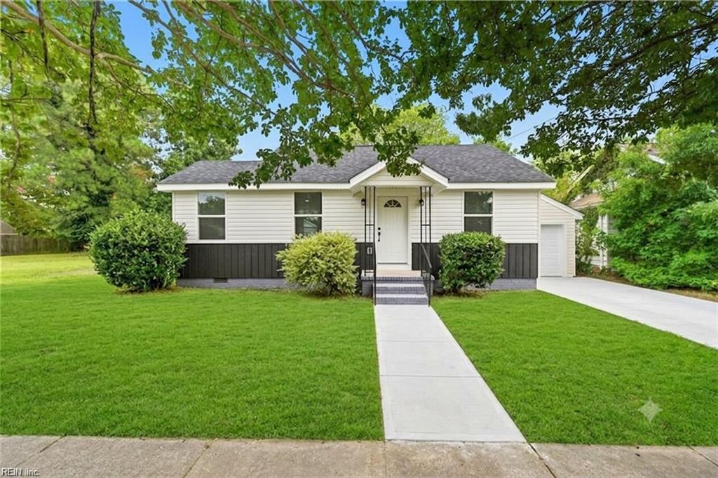 Photo of 630 33rd Street, Newport News, VA 23607 (MLS # 10647343)
