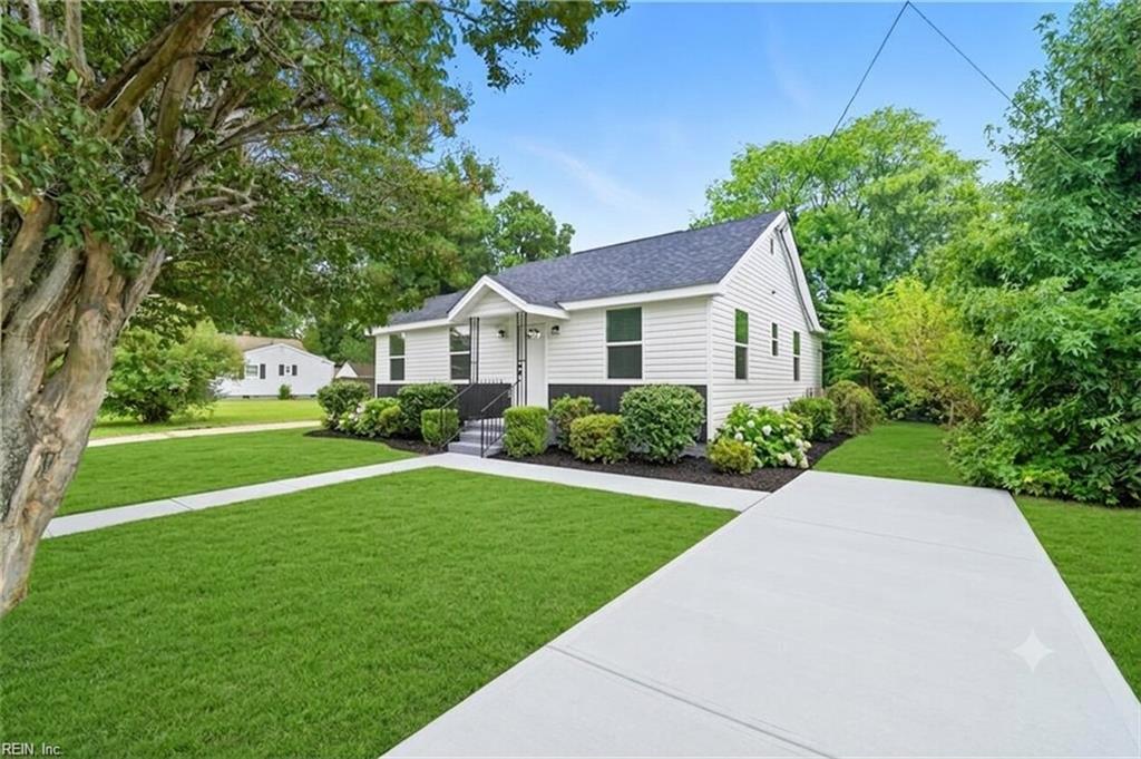 Photo of 630 33rd Street, Newport News, VA 23607 (MLS # 10647343)