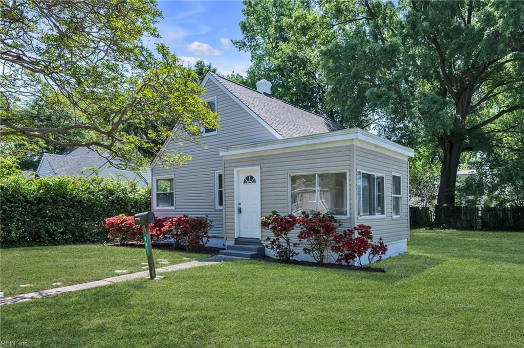 Photo of 607 Sterling Street, Norfolk, VA 23505 (MLS # 10631498)