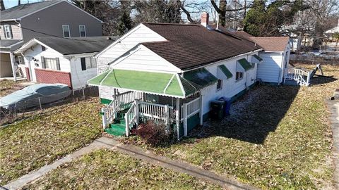 Photo of 723 Center Avenue, Newport News, VA 23605 (MLS # 10618241)