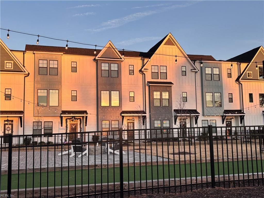 Photo of 912 Jennings Ln Ln, Chesapeake, VA 23322 (MLS # 10617015)