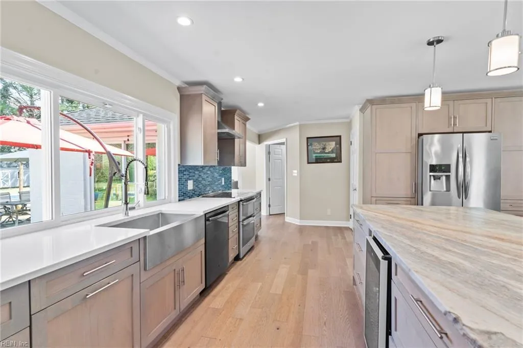 Virginia Beach, Virginia 23452, United States, 5 Bedrooms Bedrooms, ,4 BathroomsBathrooms,Residential,Active,93331