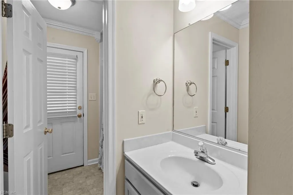 Virginia Beach, Virginia 23452, United States, 5 Bedrooms Bedrooms, ,4 BathroomsBathrooms,Residential,Active,93331