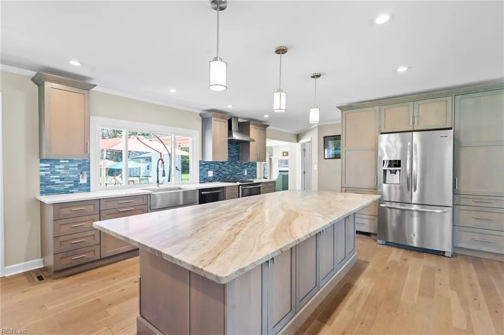 Virginia Beach, Virginia 23452, United States, 5 Bedrooms Bedrooms, ,4 BathroomsBathrooms,Residential,Active,93331