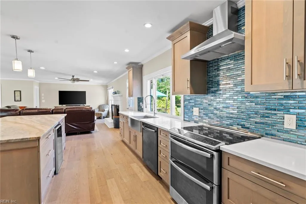 Virginia Beach, Virginia 23452, United States, 5 Bedrooms Bedrooms, ,4 BathroomsBathrooms,Residential,Active,93331