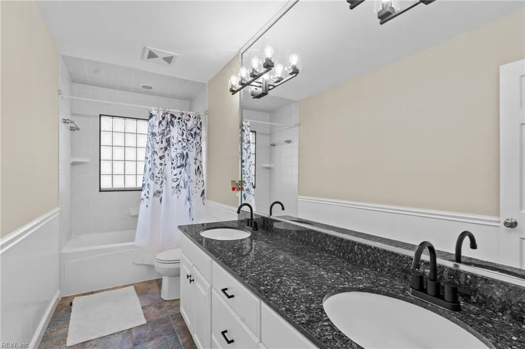 Virginia Beach, Virginia 23452, United States, 5 Bedrooms Bedrooms, ,4 BathroomsBathrooms,Residential,Active,93331