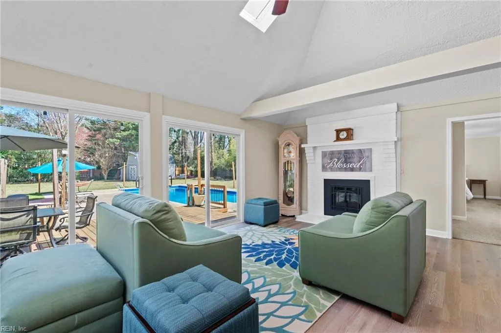 Virginia Beach, Virginia 23452, United States, 5 Bedrooms Bedrooms, ,4 BathroomsBathrooms,Residential,Active,93331